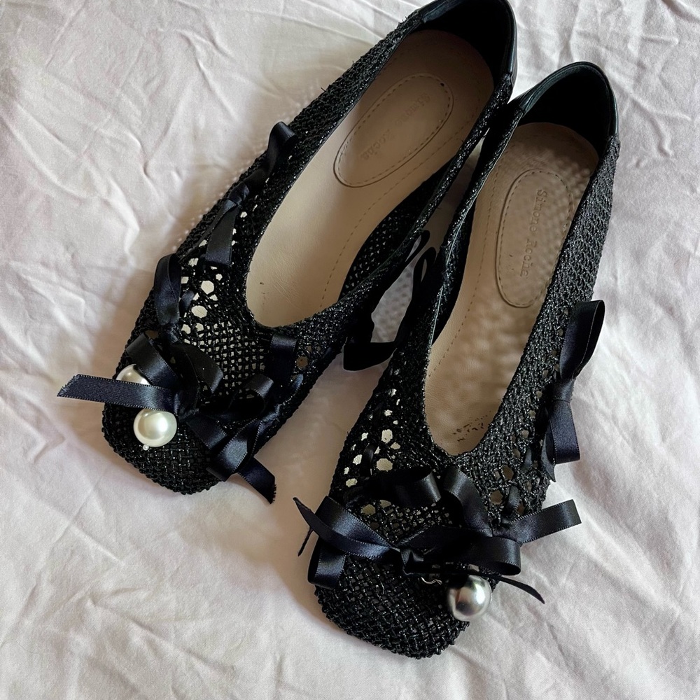 GORGEOUS SIMONE ROCHA PEARL AND RIBBON BALLET FLATS